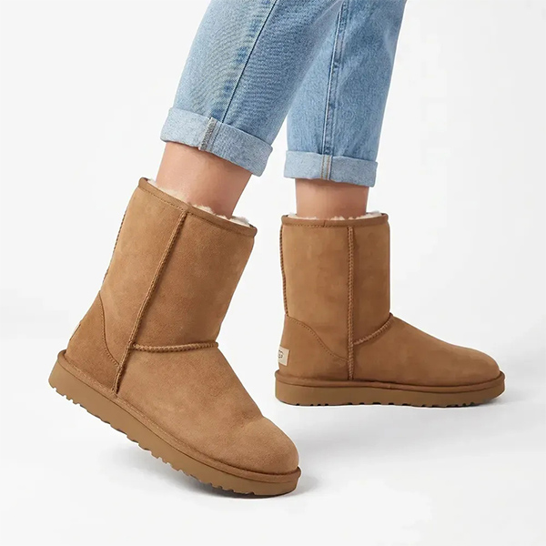UGG Classic Short ������ �����