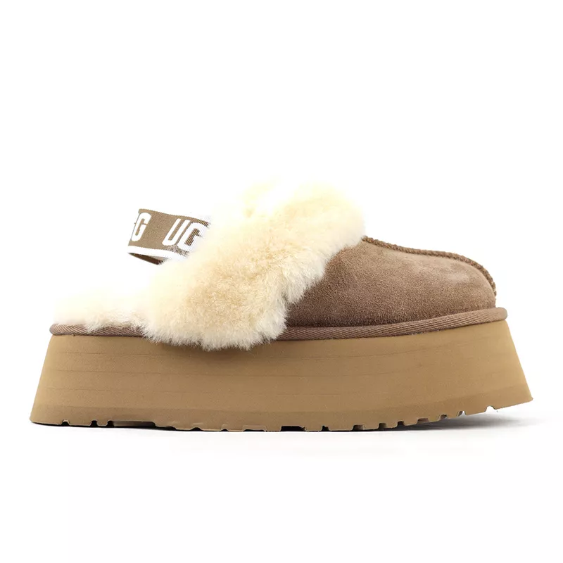 UGG SLIDE FUNKETTE PLATFORM SLIPPER CAPPUCCINO UGG SLIDE FUNKETTE PLATFORM SLIPPER CAPPUCCINO