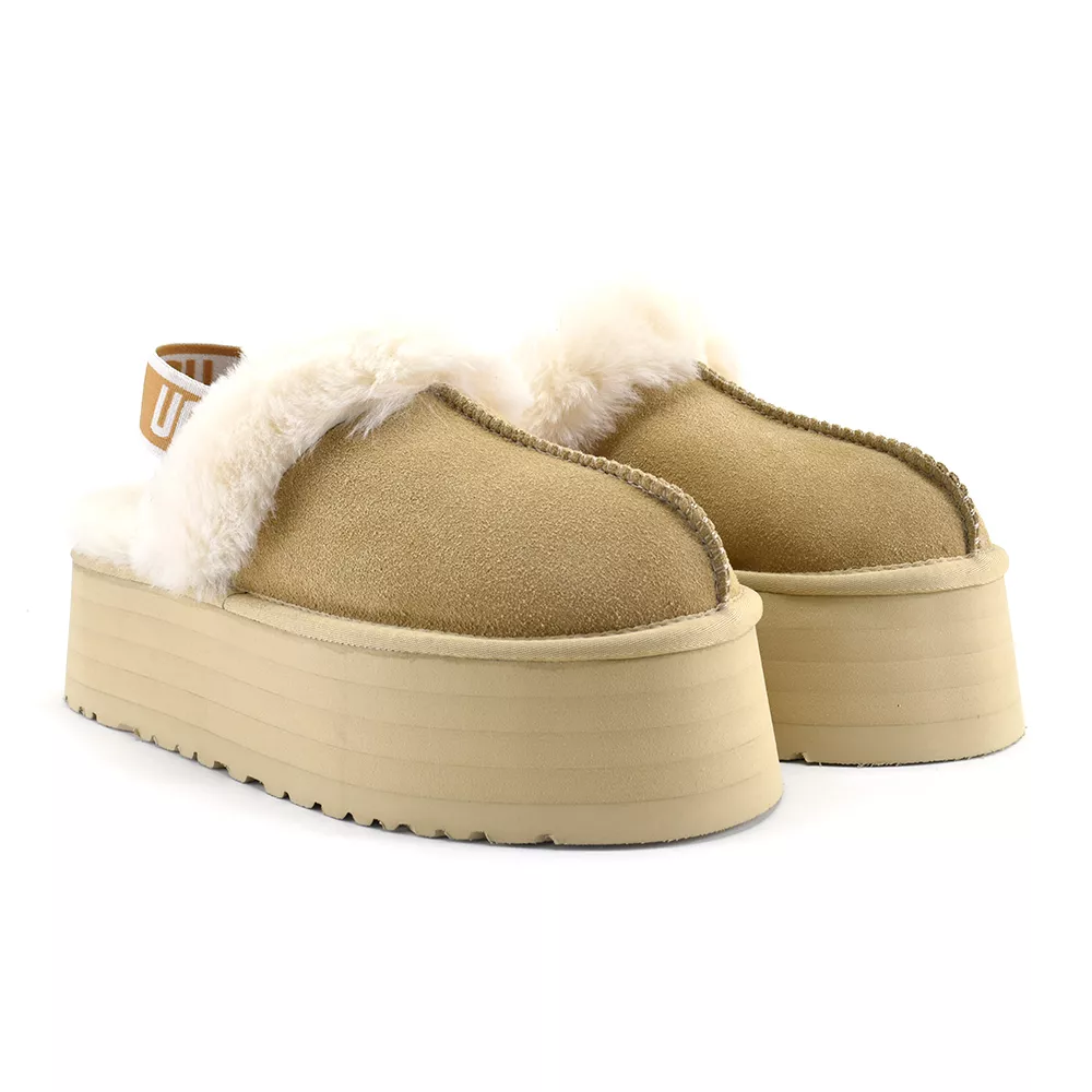 UGG SLIDE FUNKETTE PLATFORM SLIPPER SAND UGG SLIDE FUNKETTE PLATFORM SLIPPER SAND