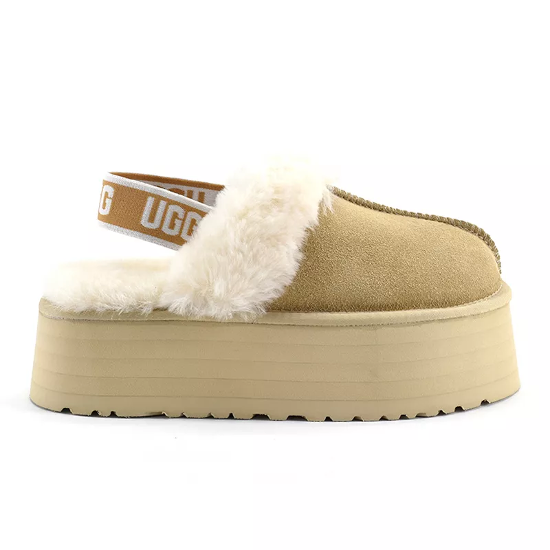 UGG SLIDE FUNKETTE PLATFORM SLIPPER SAND UGG SLIDE FUNKETTE PLATFORM SLIPPER SAND