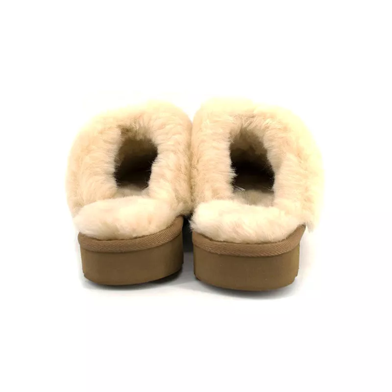 UGG SCUFETTE SLIPPERS CHESTNUT UGG SCUFETTE SLIPPERS CHESTNUT
